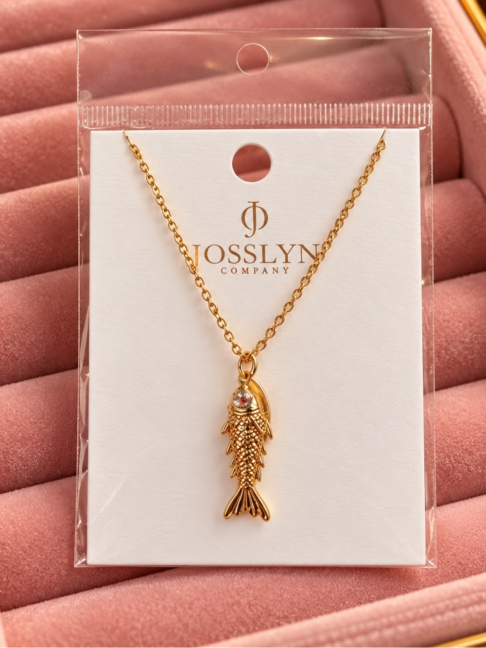 🐟 Josslyn Gold Fish Pendant Necklace NWT